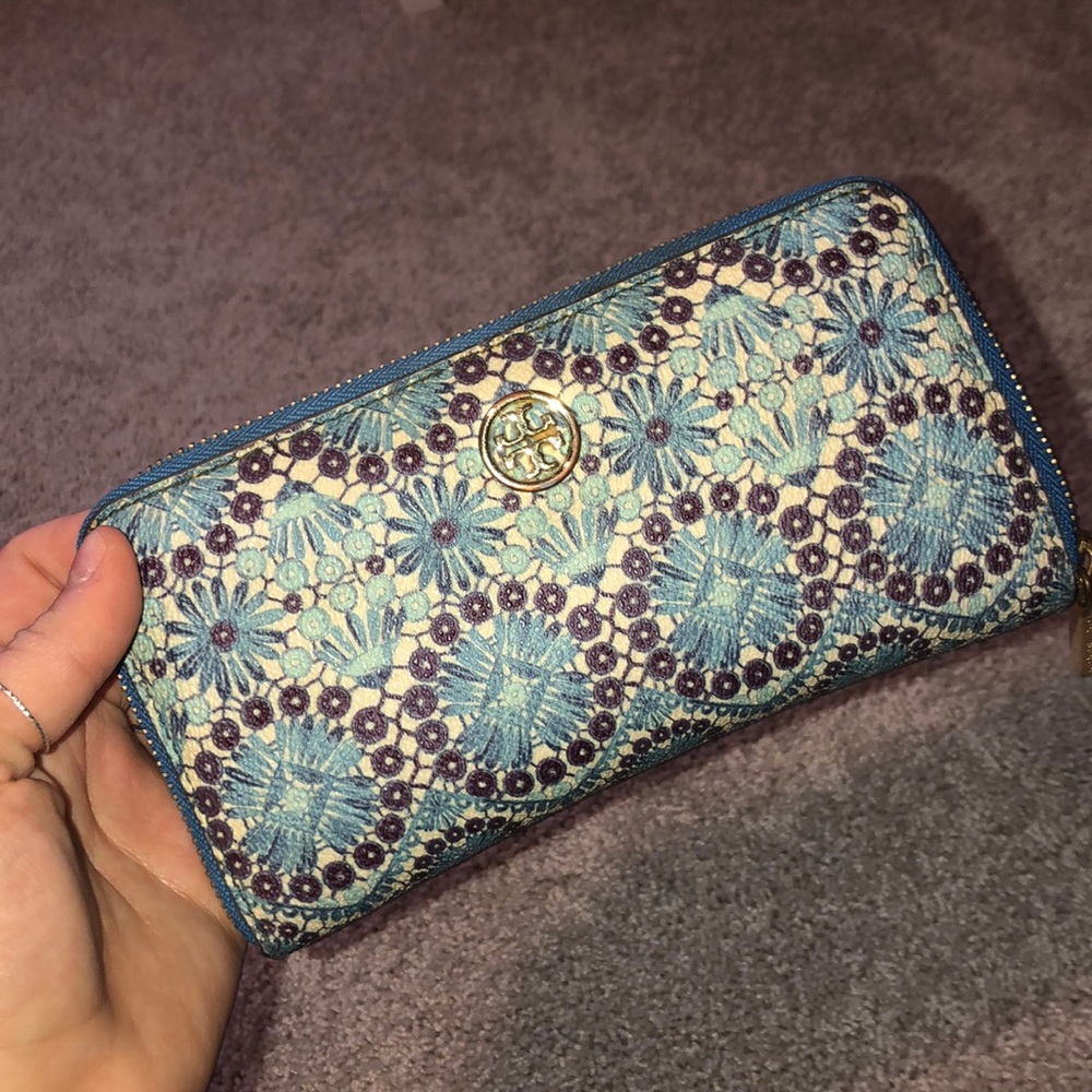 Tory Burch wallet